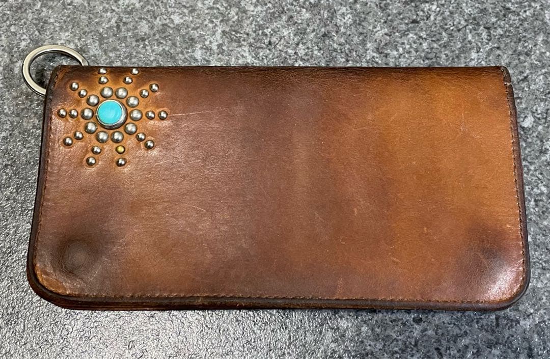 HTC レザーウォレット 長財布 茶 スタッズ ブラウン エイジング - メルカリ