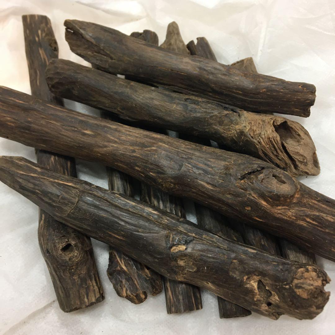 香料原木710g 【通称フィリピン黒沈香 寸聞多羅 沈香 伽羅 六国 香木】 香木/香原料『古渡細製・御沈香【J-6】15g木箱入』大発 | 取扱い