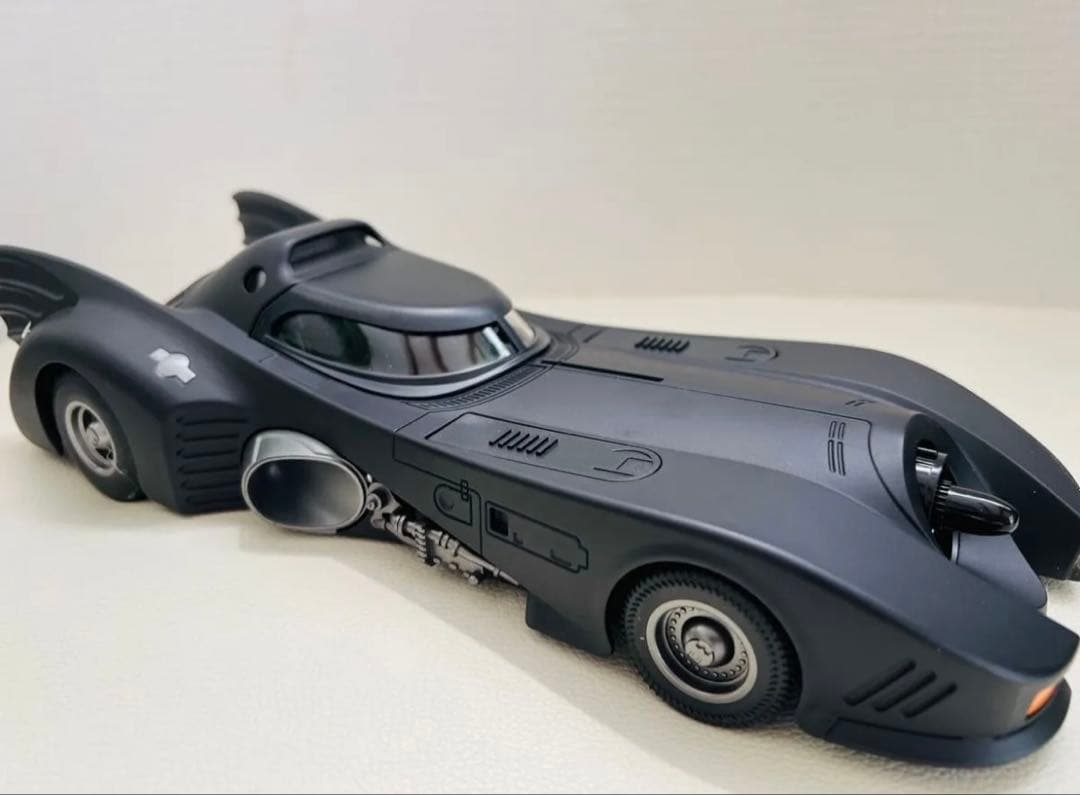 1:18 1989年映画版合金製バットモービル（新品.組立不要） 1:18 1989年映画版合金製バットモービル（新品.組立不要） - メルカリ