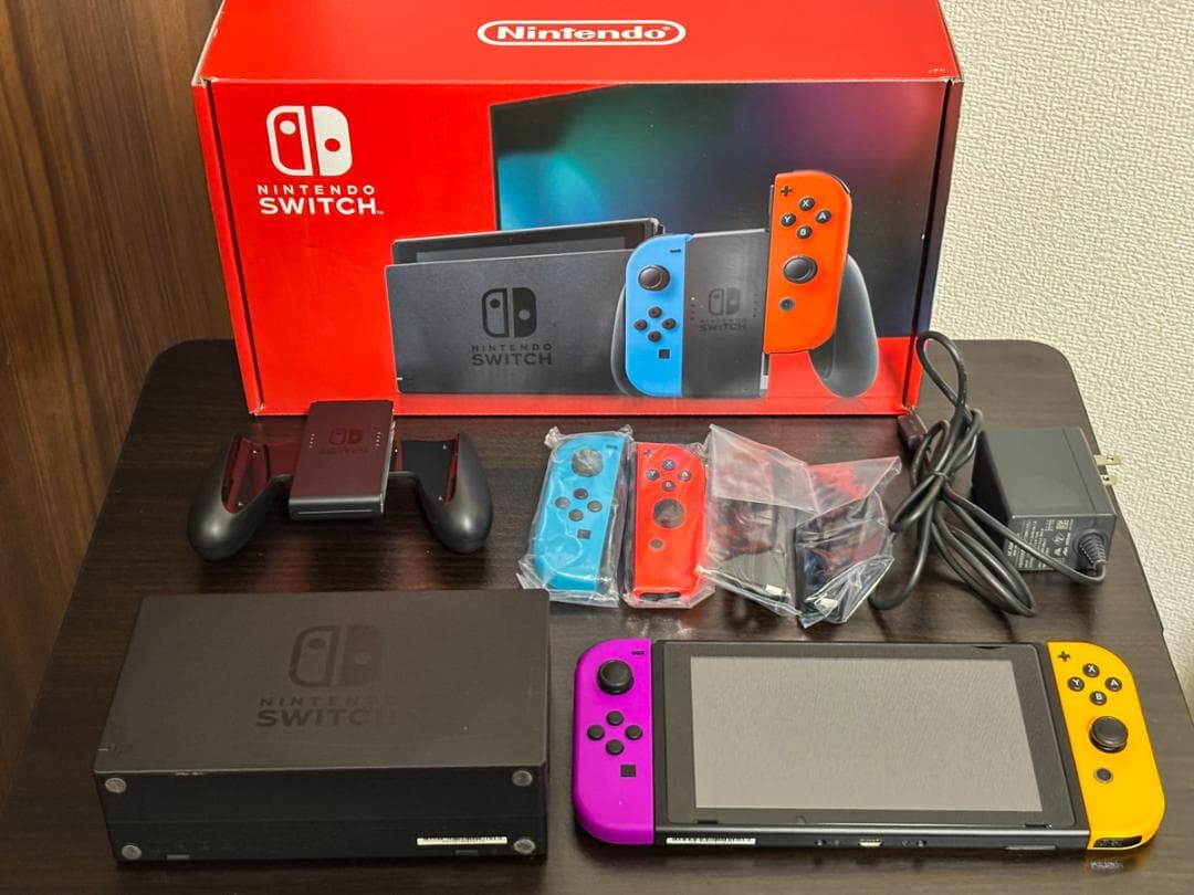 美品 未使用ジョイコン付き 本体 ニンテンドースイッチ 箱等付属