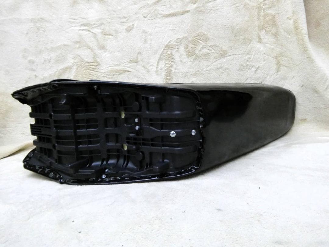 XJR400前期3段シート 黒エナ/三段シート60cm 4HM 400R - メルカリ