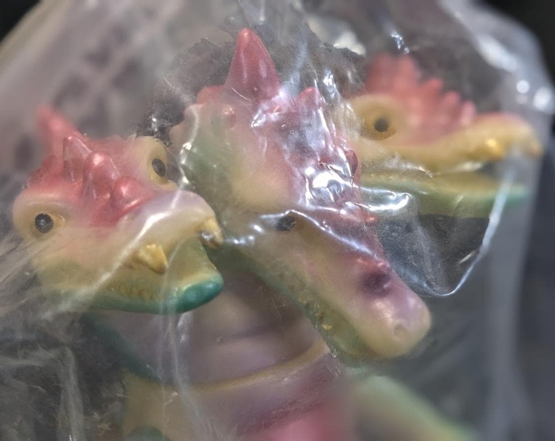 三つ首竜「スペクトルマン」登場怪獣（マスダヤ復刻）蓄光版ソフビ