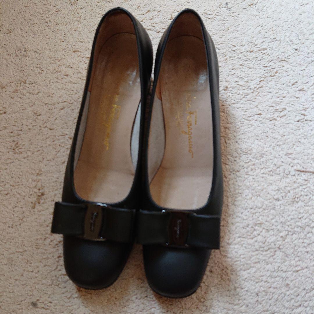 フェラガモ パンプス(ブラック)