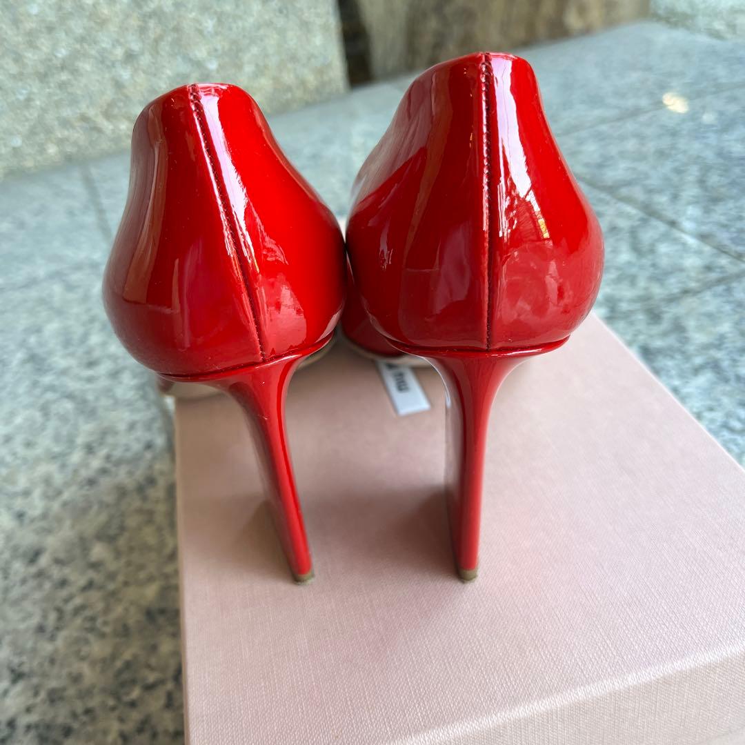 新品・未使用】miumiu エナメル パンプス 赤 レッド 36 - メルカリ