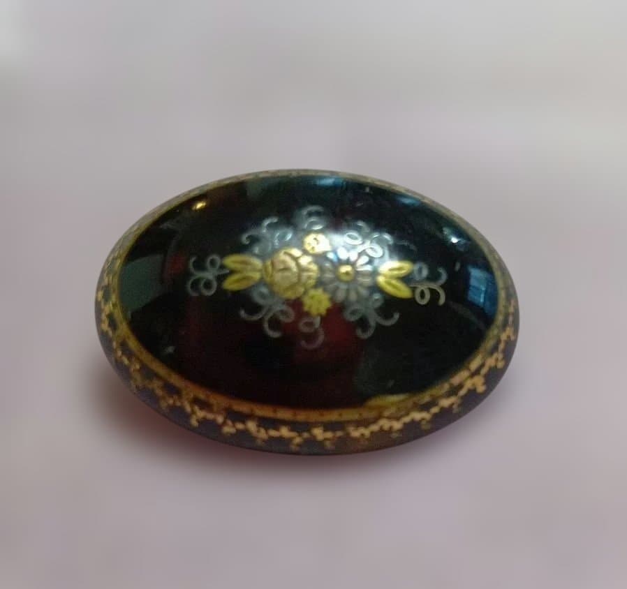 アンティーク象嵌ブローチ　花模様 金色の鳥と花の象嵌ブローチ - メルカリ