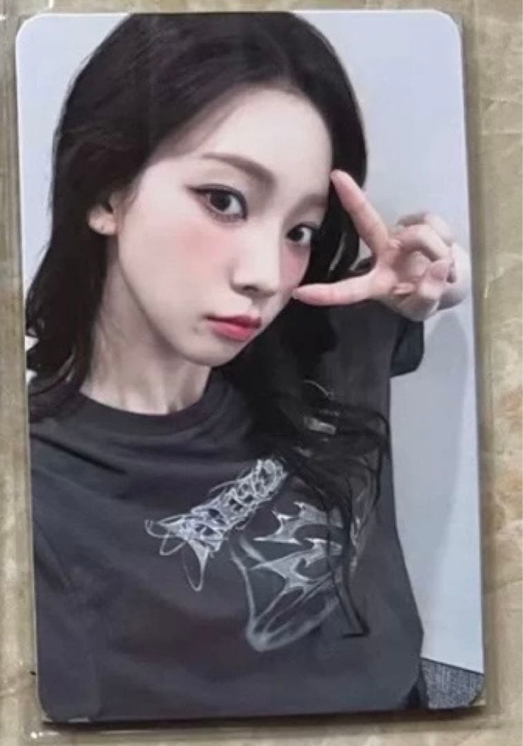 aespa カリナ Armageddon Tシャツ ポップアップ 特典 トレカ - メルカリ