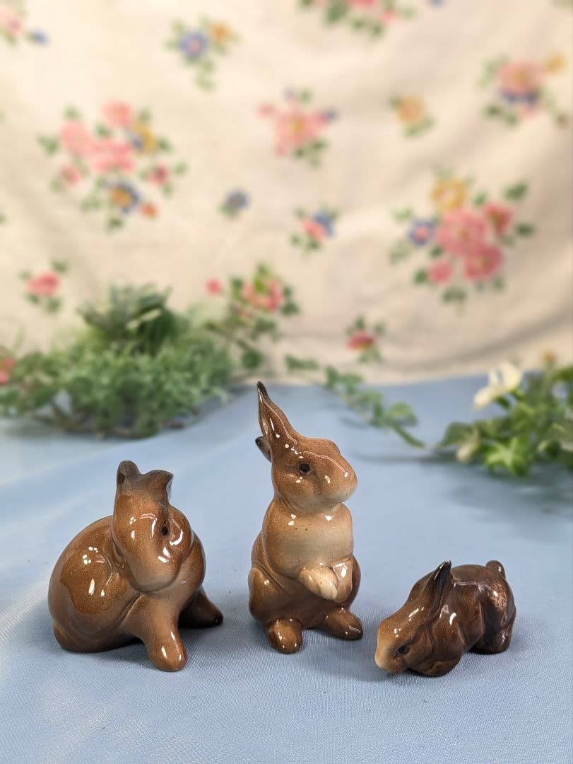 イギリス アンティーク 陶器製 ウサギ 置物 3点セット - メルカリ