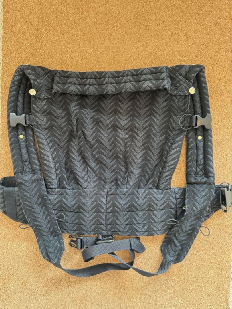 アーティポッペ　ベビーキャリア　抱っこ紐