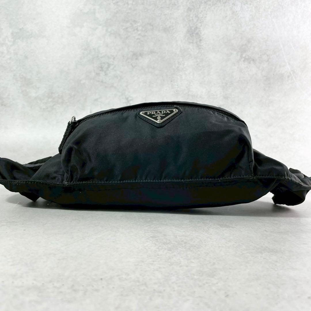 人気✨プラダ ウエストバッグ 三角ロゴプレート ナイロン 黒 ボディ