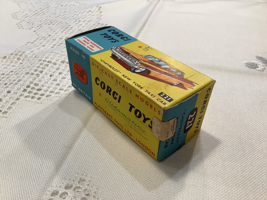 美品レア CORGI TOYS CHEVROLET NY TAXI ミニカー