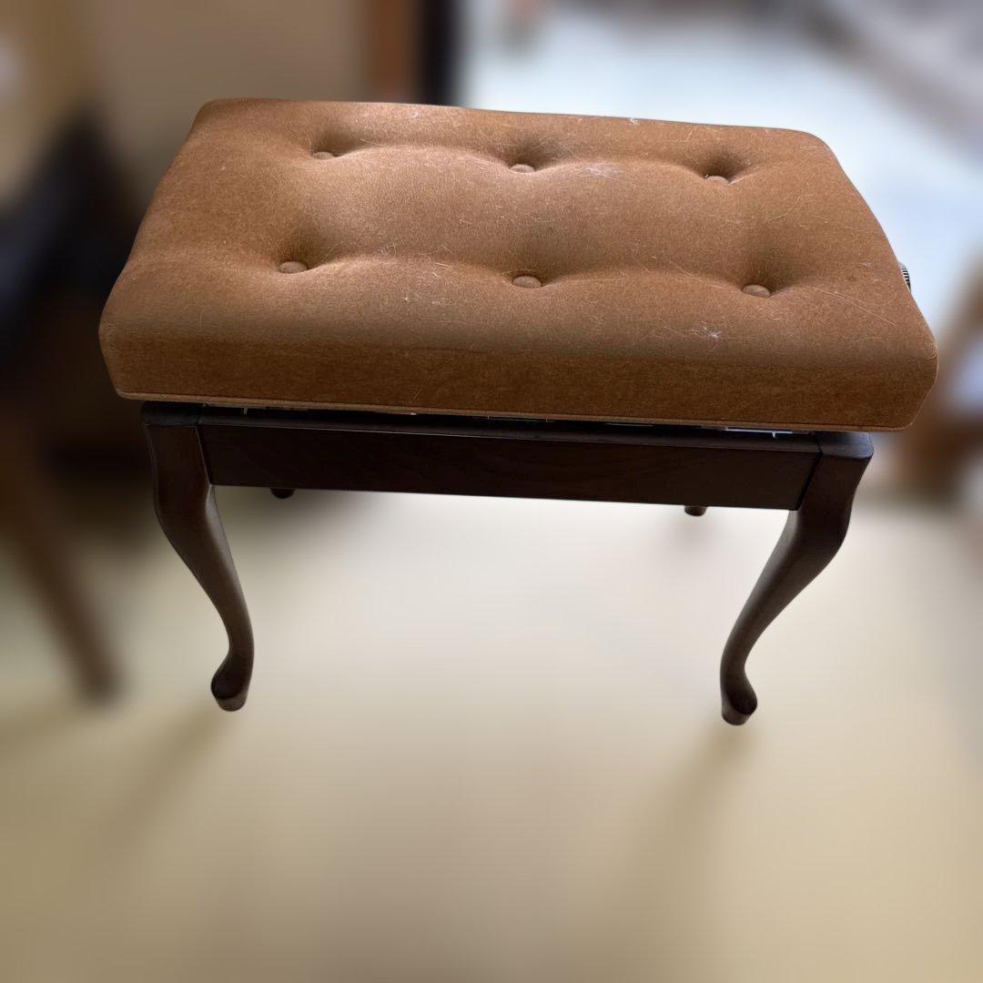 猫脚ピアノ椅子　クラシカルなブラウン