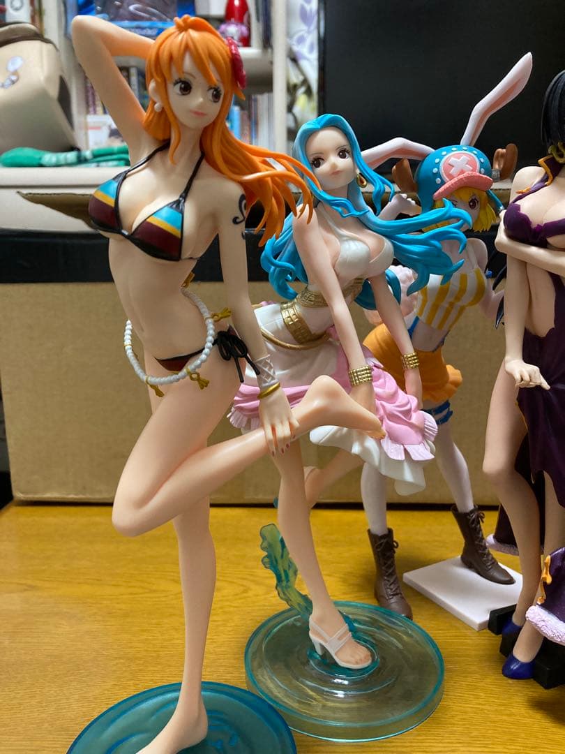 ワンピース】女性キャラGLITTER&GLAMOURS フィギュア10体セット - メルカリ