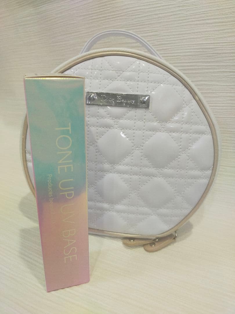 Diorのコスメポーチセット　トーンアップUVベース　新品未開封
