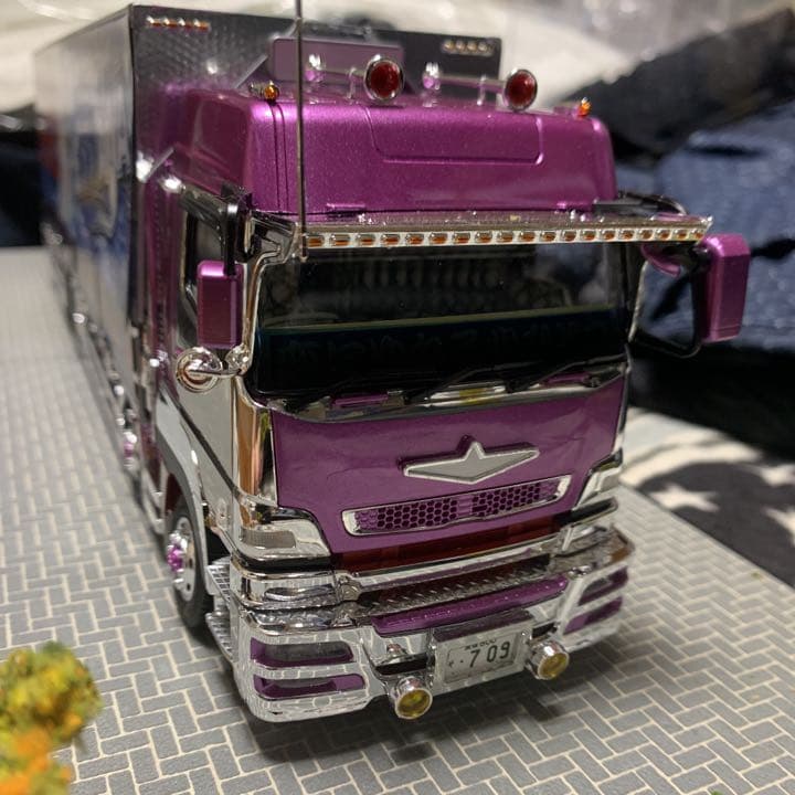 アオシマ1／32トラックプラモデル完成品です 矢沢永吉のコンサート