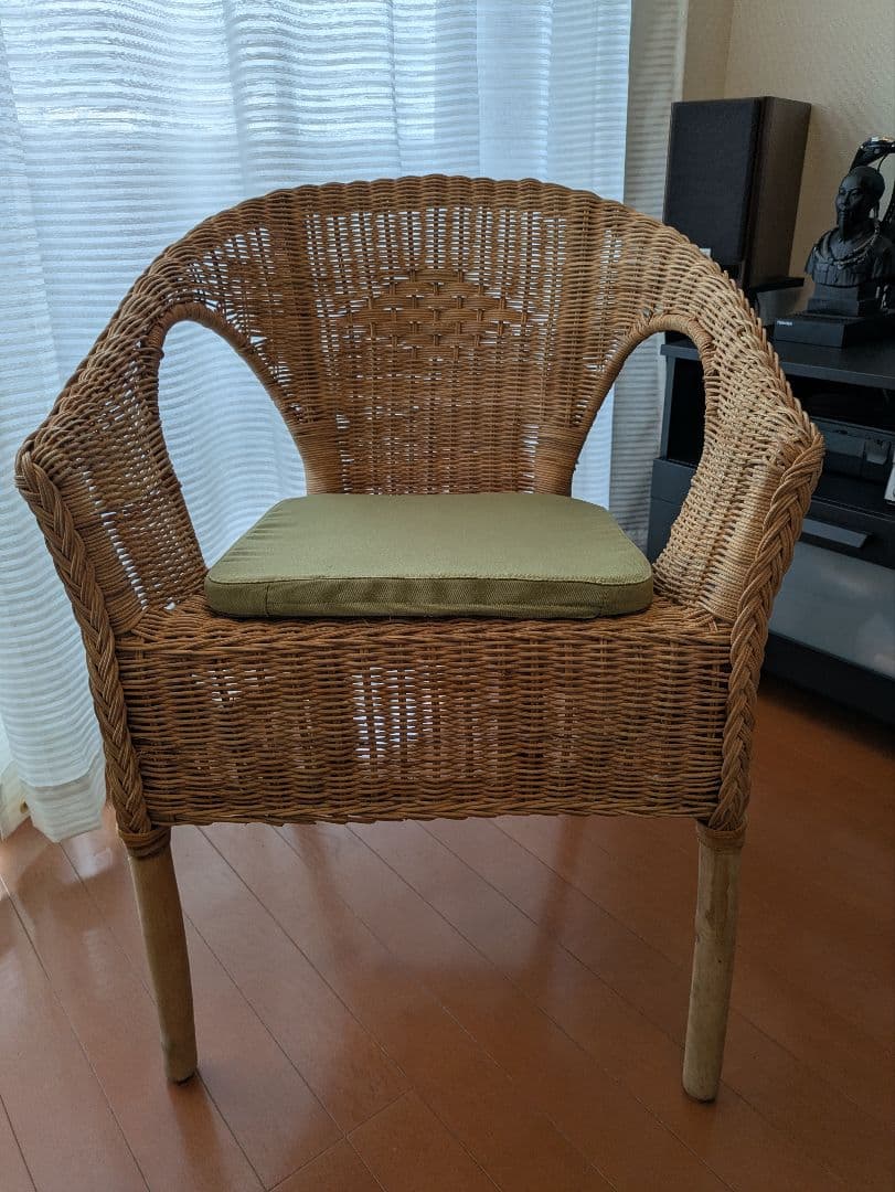IKEAナチュラルラタンチェア クッション付き