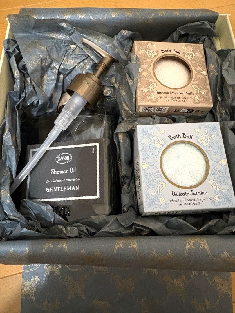 SABONジェントルマンシャワーオイル　バスボム　3点セット　ギフトラッピング