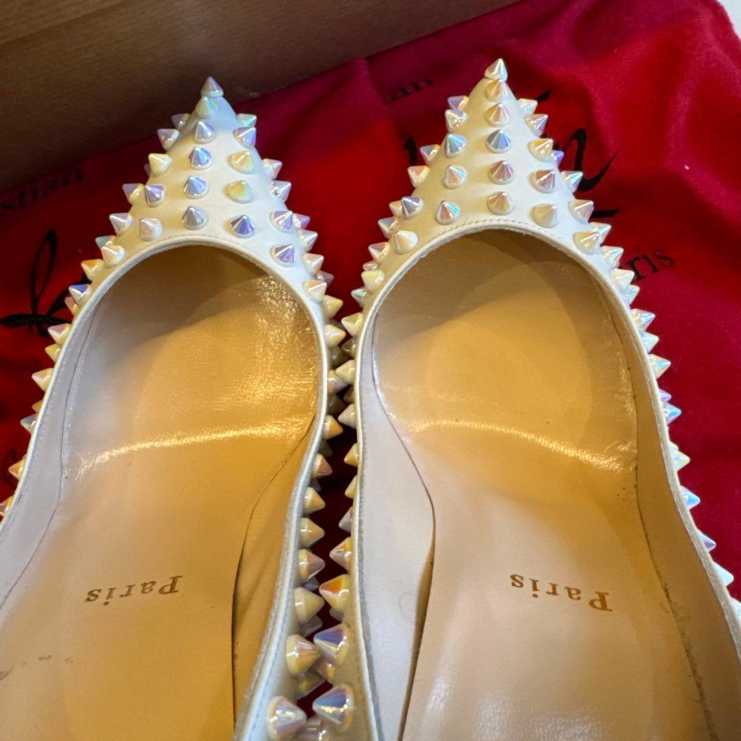 美品 ルブタン パンプス ホワイトアイボリー 37 - メルカリ