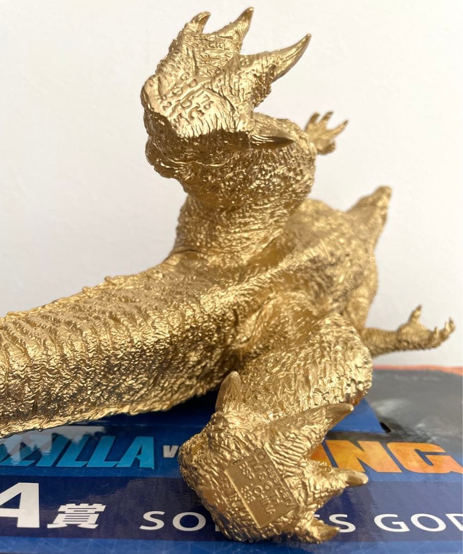 ゴジラ 一番くじ A賞 SOFVICS GODZILLA ゴールドカラーver. - メルカリ