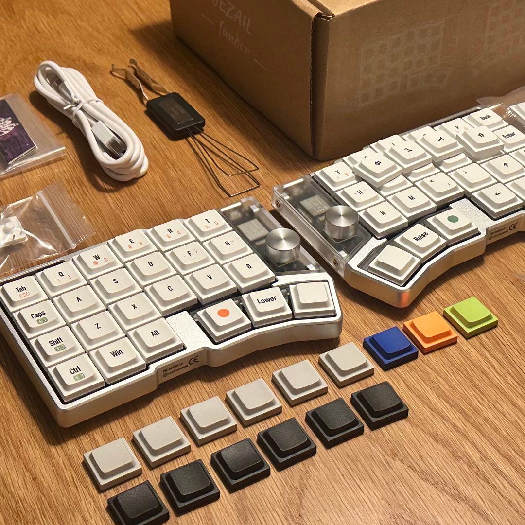 Cornix LP 無線分割キーボード シルバー+無刻印キーキャップ各 - メルカリ