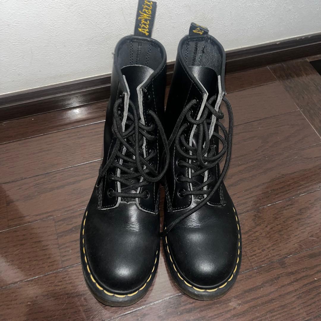 Dr. Martens ブラック 8ホール レースアップブーツ UK6