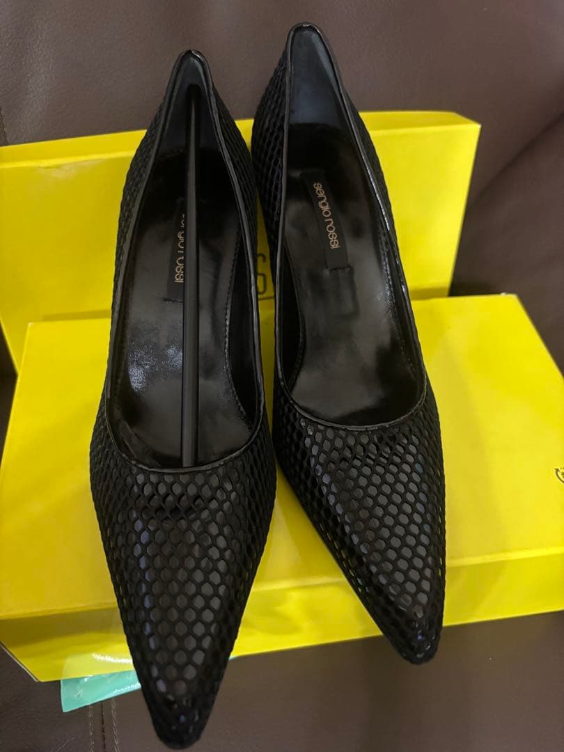 【新品未使用】セルジオロッシ　ブラックハイヒール