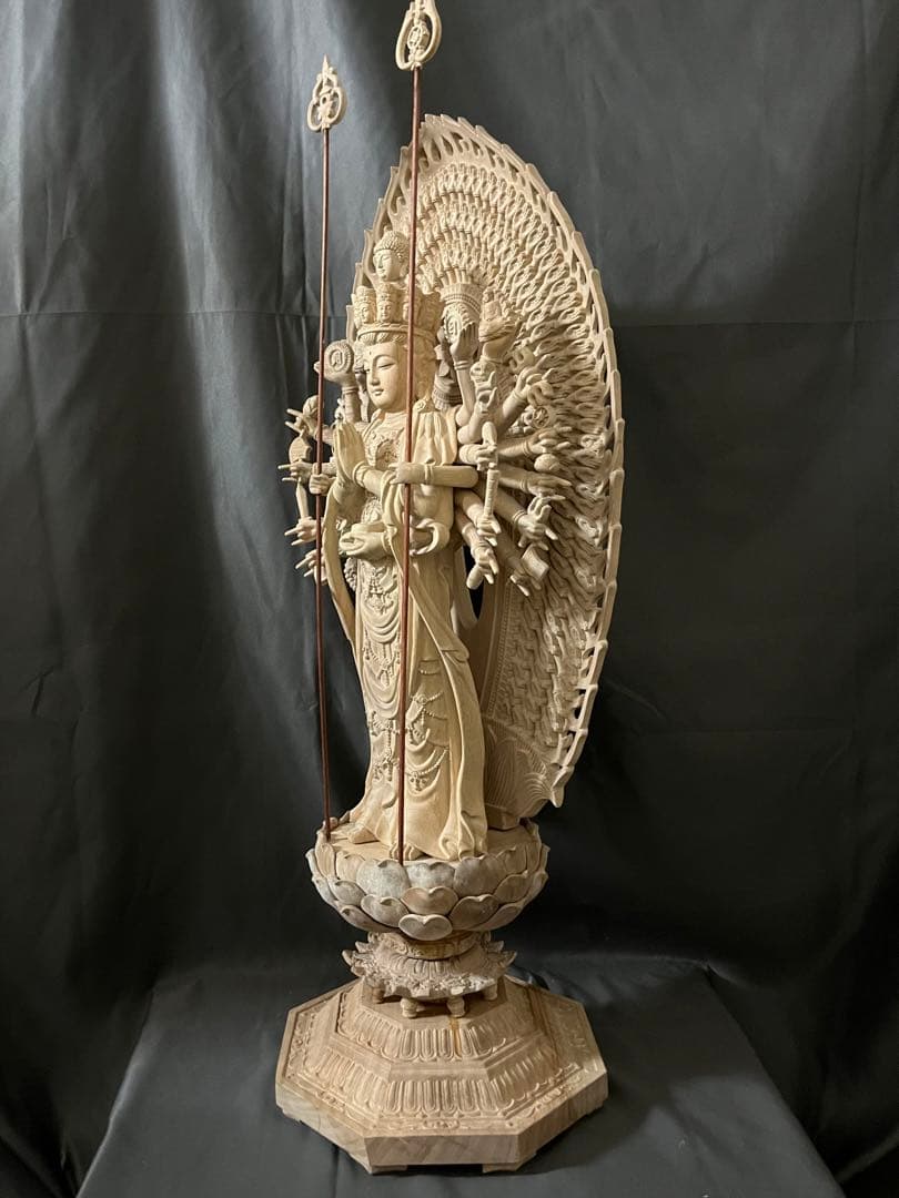 大迫力 高80cm 井波彫刻 仏教工芸品 木彫仏像 千手観音菩薩立像 - メルカリ
