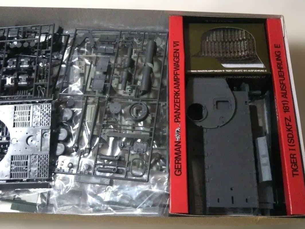 タミヤビックスケールドイツ陸軍重戦車 タイガーI型 1/25一部ランナー外れ
