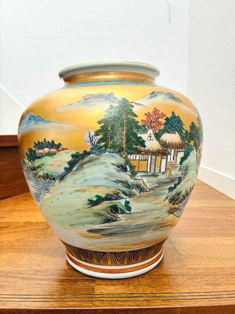 九谷焼】大きな花瓶（壺） 金箔装飾 九谷松月作 共箱付 - メルカリ