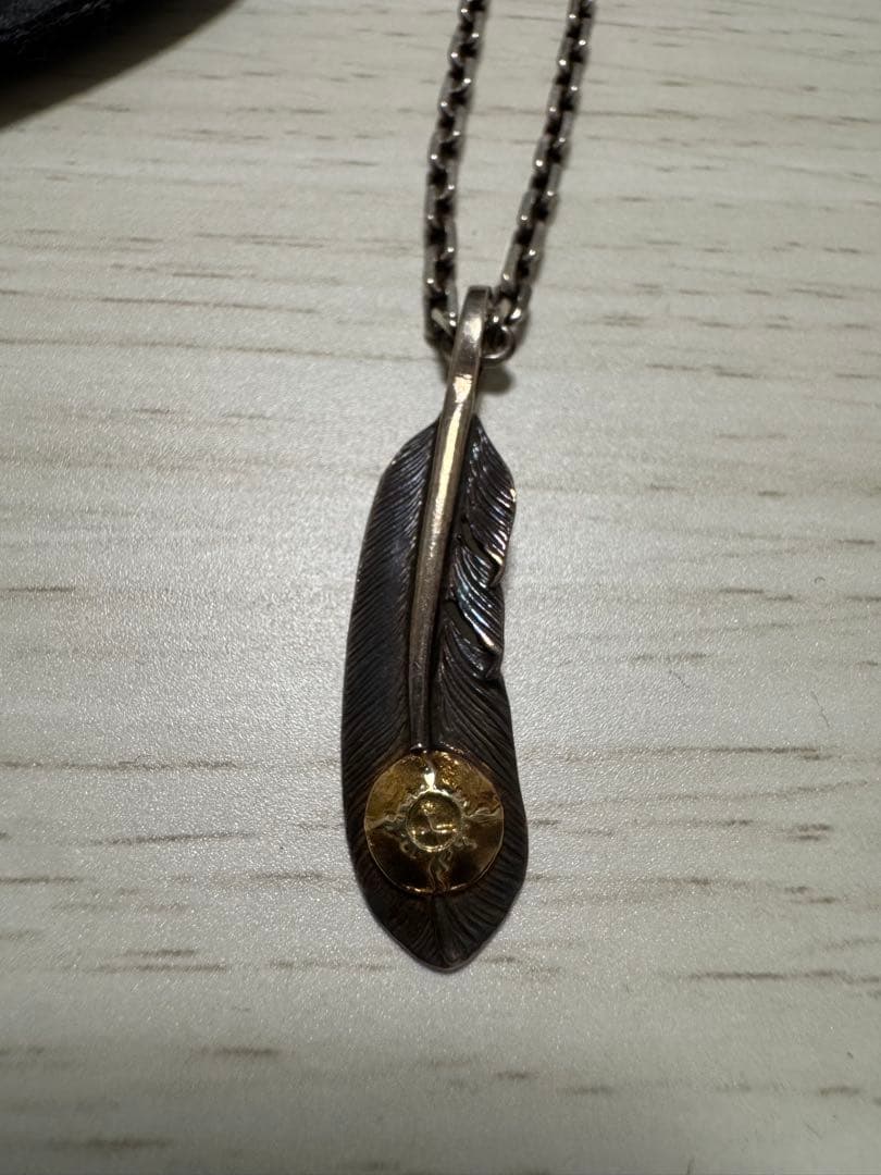 フェザーネックレス