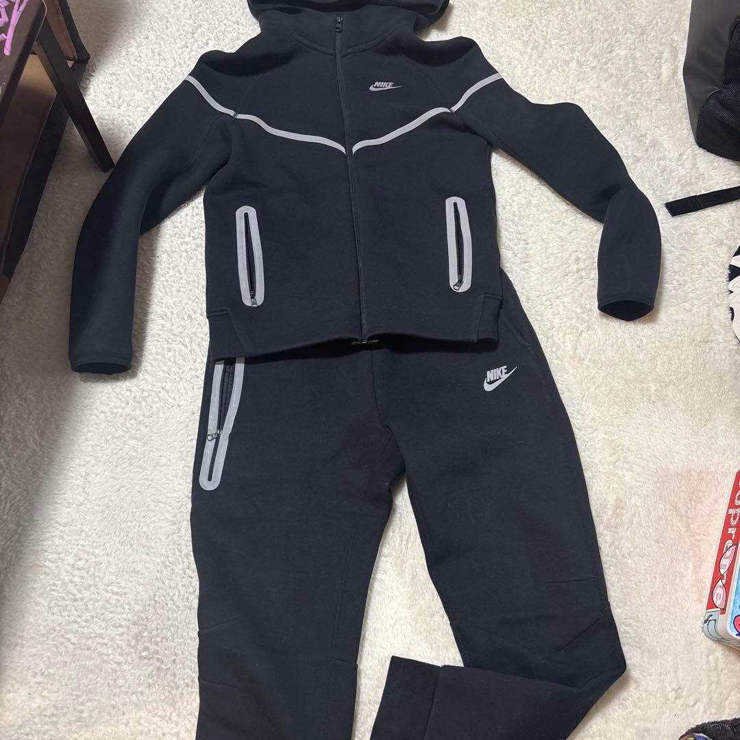 ナイキ　テックフリース　反射テック