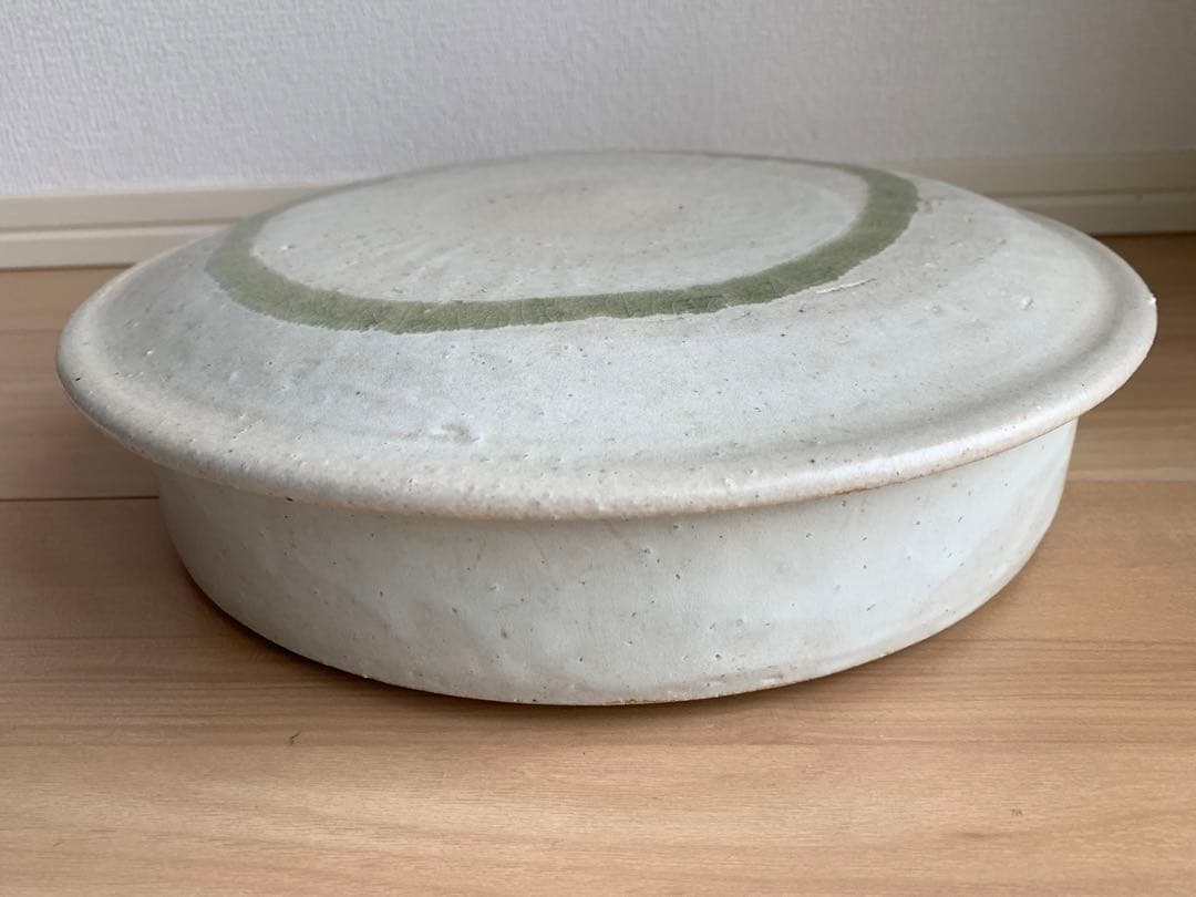 マ*ル様 円形蓋付き陶器 緑色模様