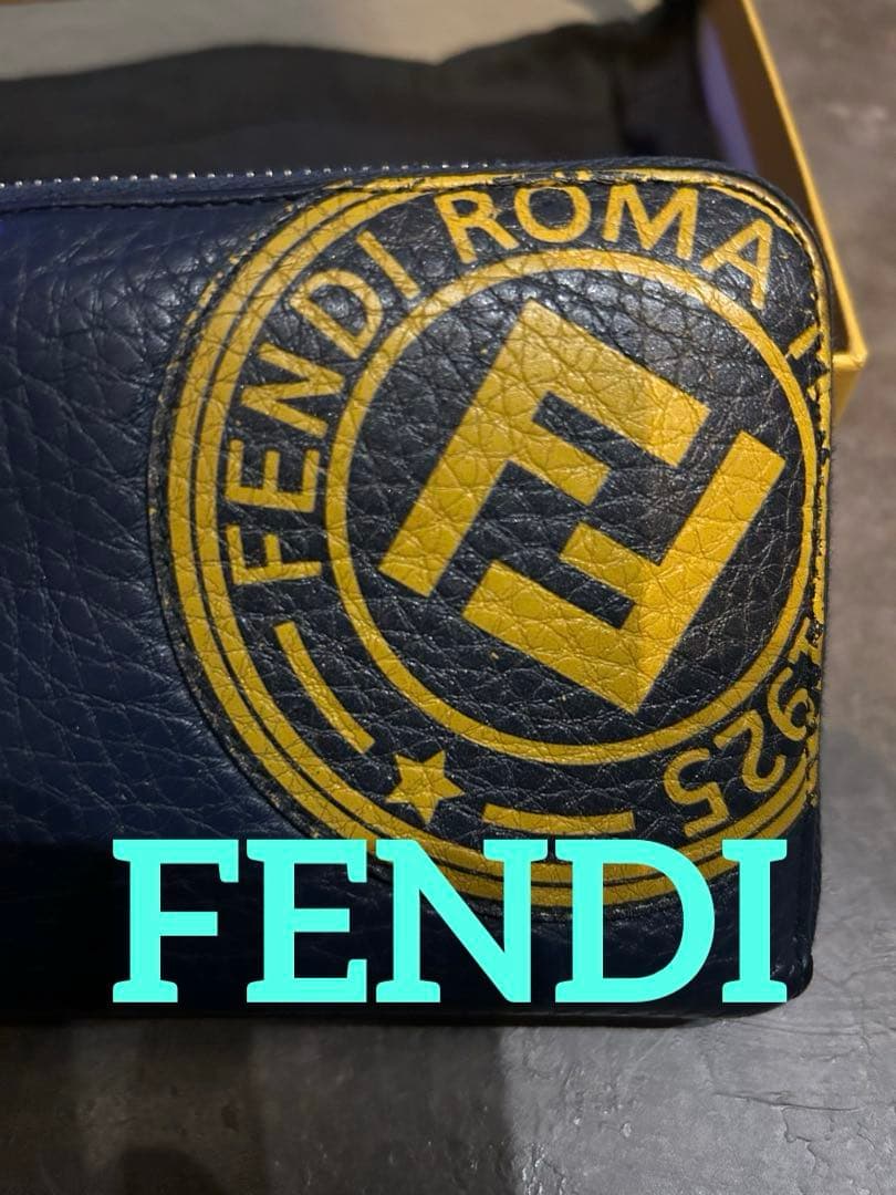 FENDI フエンディ　長財布　ラウンドファスナー　fendi 美品　ネイビー