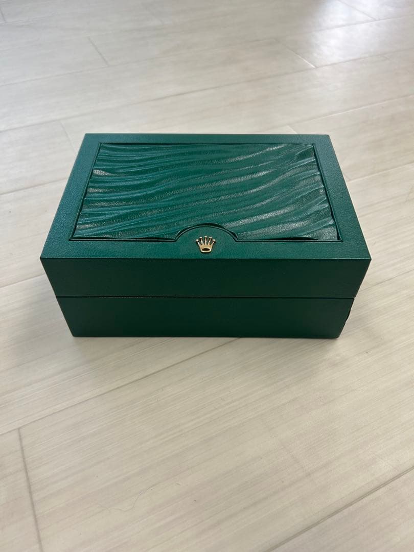 y*。様 純正現行品　ロレックス　ボックス　Mサイズ