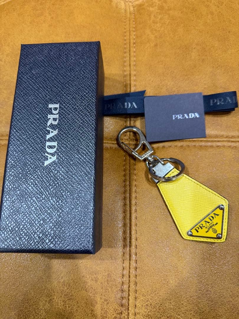 【レア商品】 正規品 プラダ キーリング　サフィアーノ