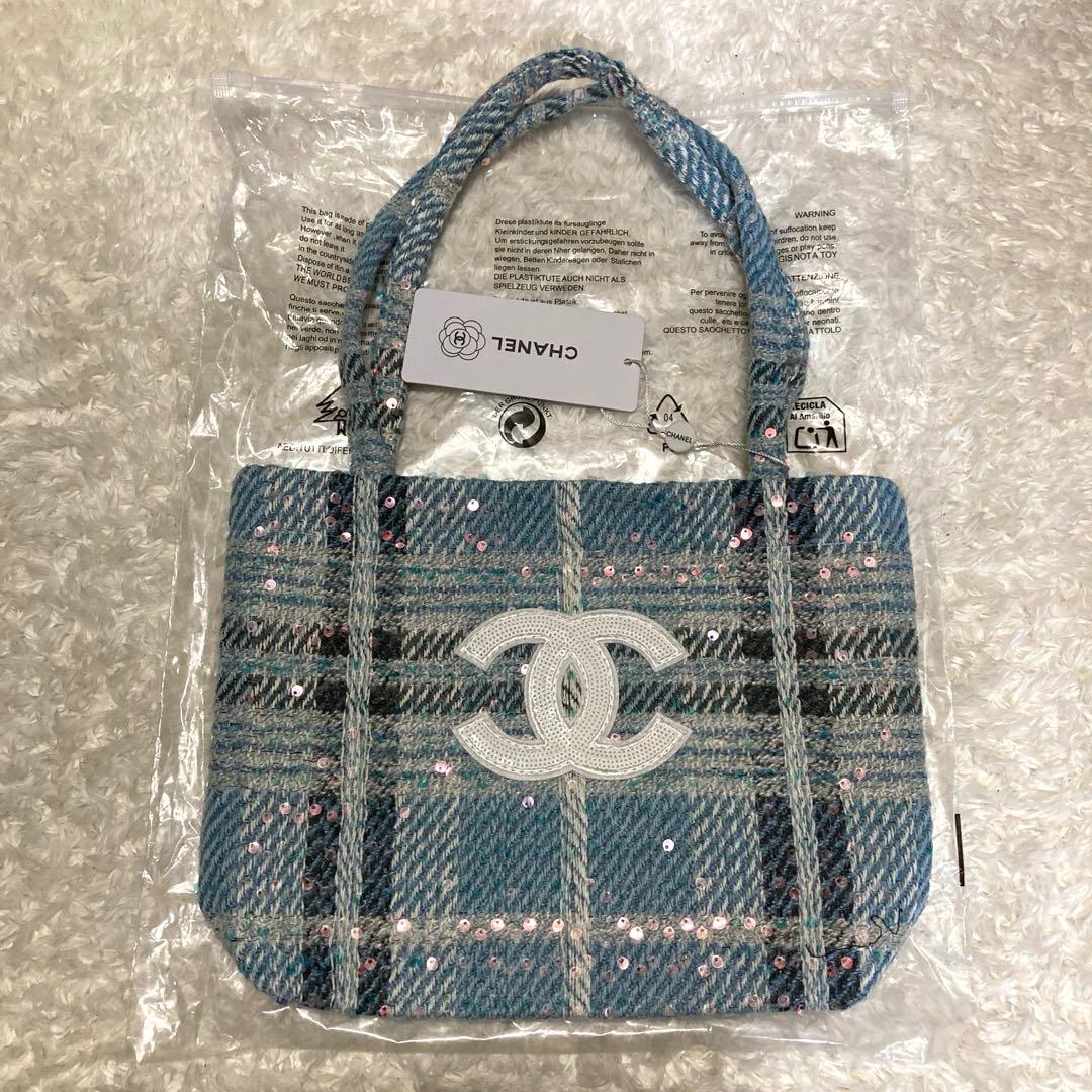 CHANEL ツイードトートバッグ　スパンコール　水色 CHANEL ツイード トートバッグ スパンコール ノベルティ新品 - メルカリ