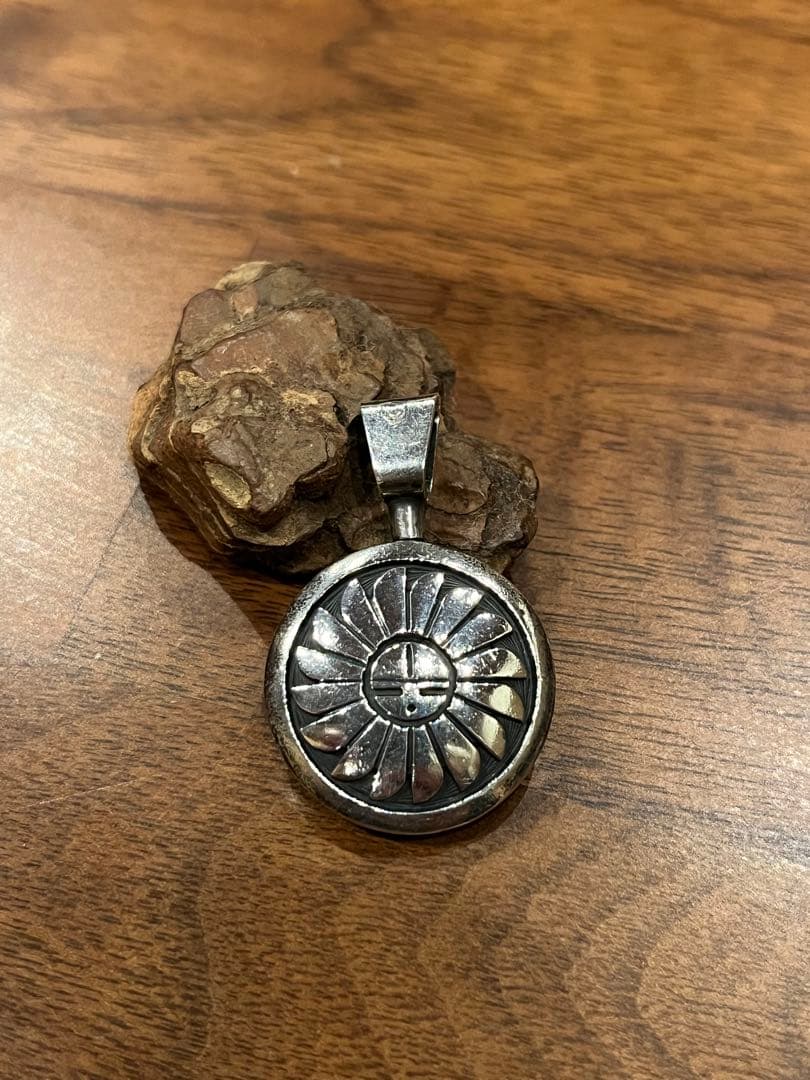 ホピ シェリルワッズワース リバーシブル ペンダント ネックレス サンフェイス ホピ シェリルワッズワース リバーシブル ペンダント ネックレス サン