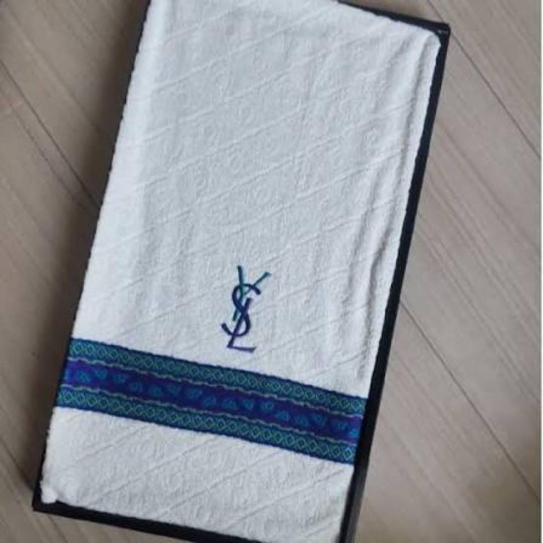 白　ホワイト　タオル　青デザインあり