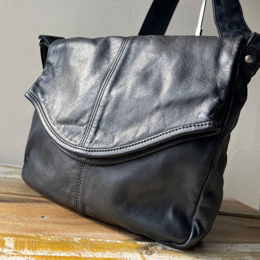 美品!! CORBO コルボ ショルダーバッグ　廃盤　メッセンジャーバッグ　黒