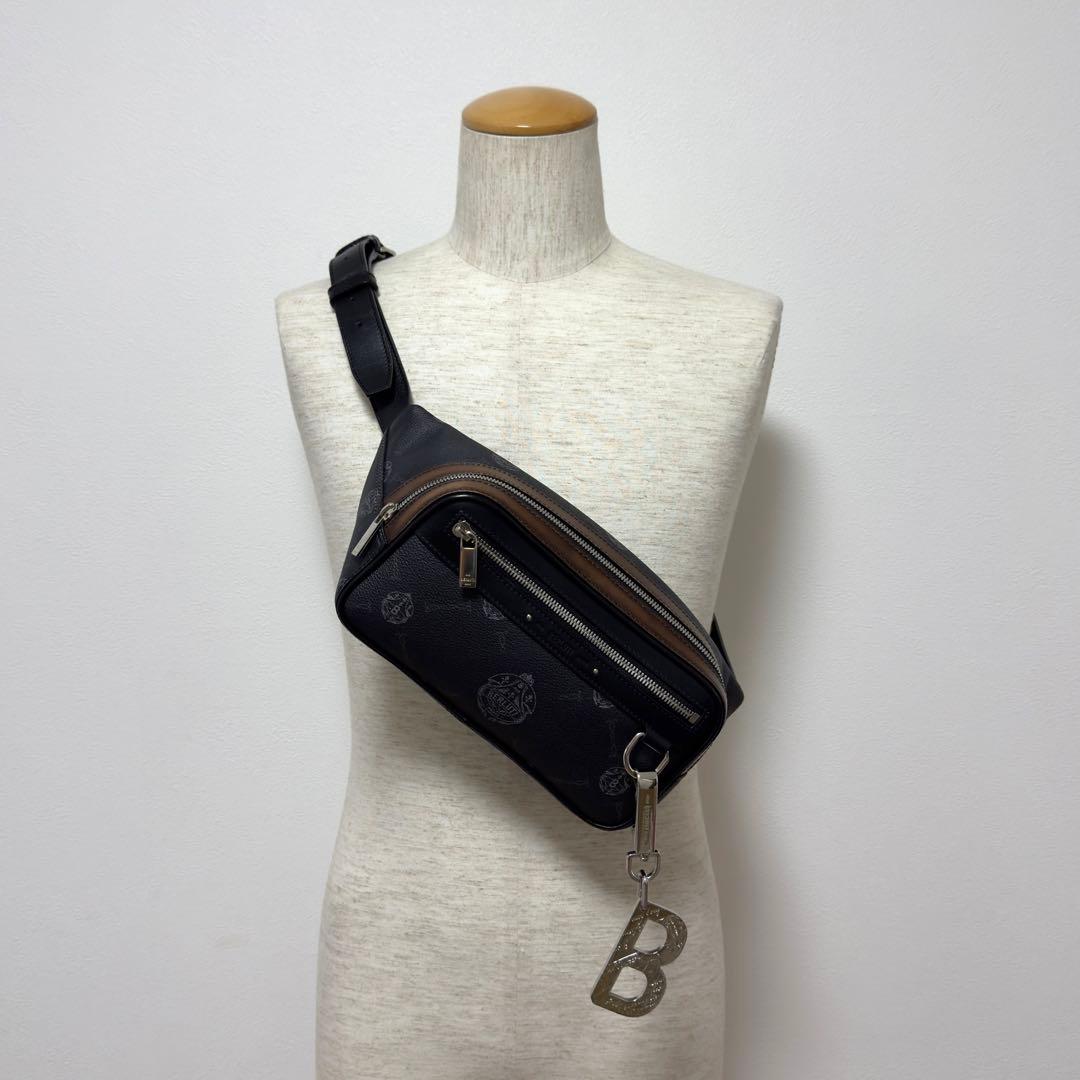 限定 定価36.7万円 ベルルッティ シグネチャーキャンバスレザーボディバッグ