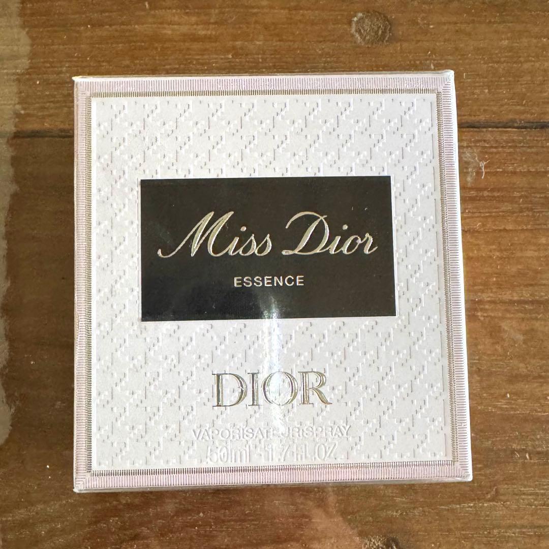 Miss Dior Essence 50ml ナチュラルスプレー　ミスディオール
