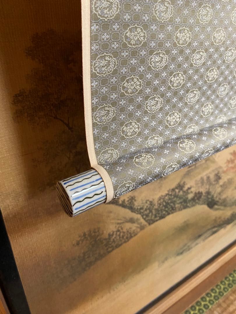 掛軸 長谷川石根作 親を待つ子雀 共箱付 - メルカリ