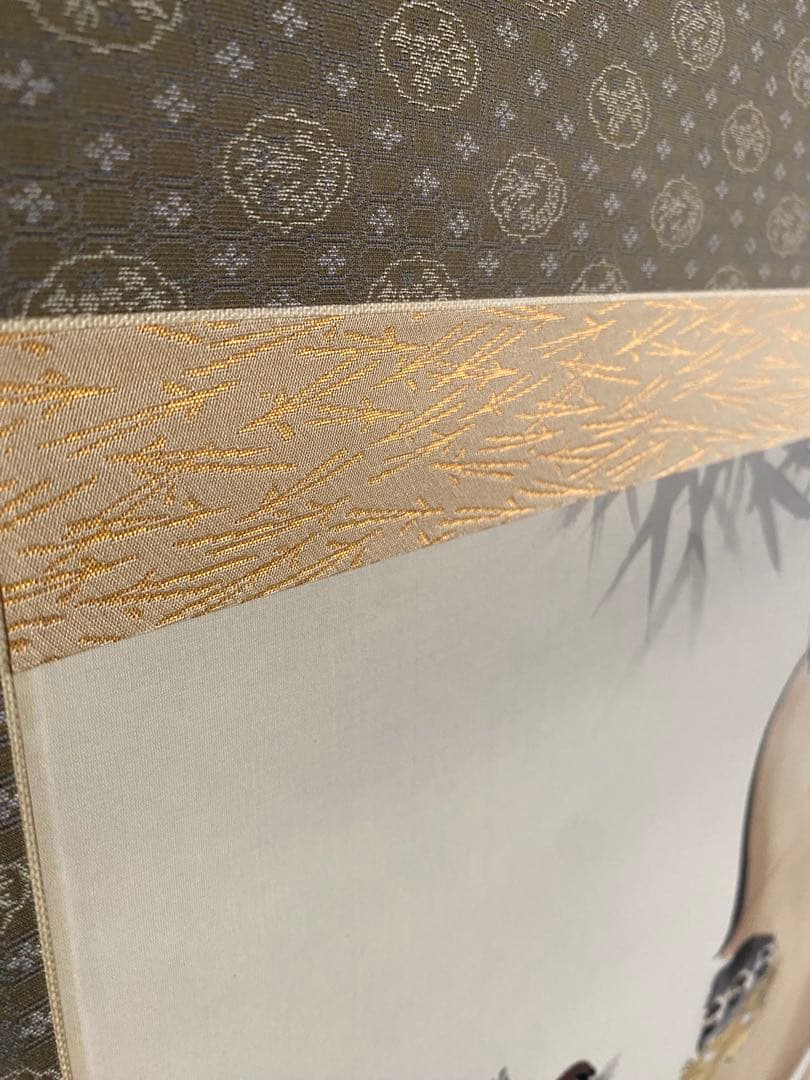 掛軸 長谷川石根作 親を待つ子雀 共箱付 - メルカリ