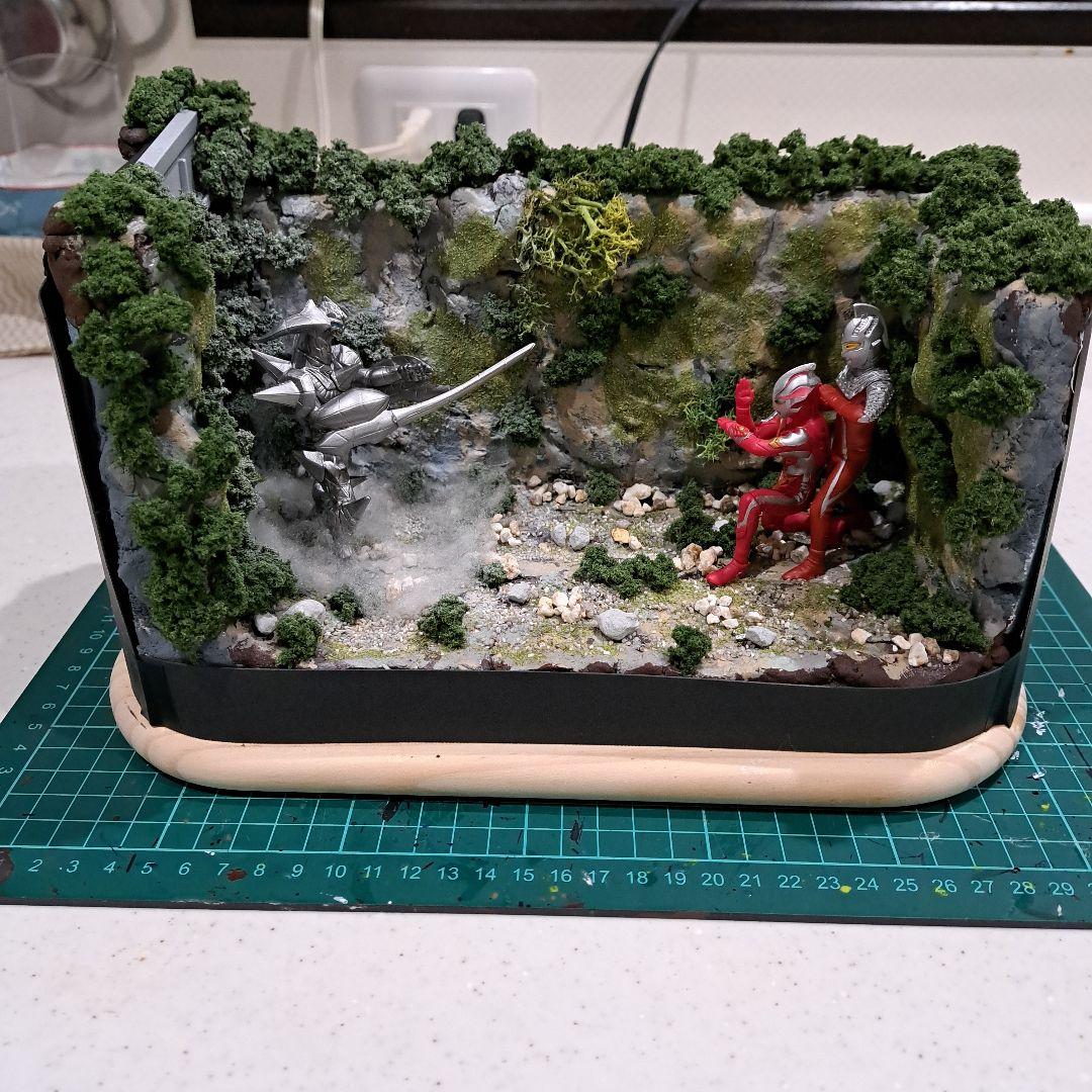 ジオラマ ウルトラマンメビウス セブン 対 グローザム ウルトラセブン OP vsグローザム - YouTube