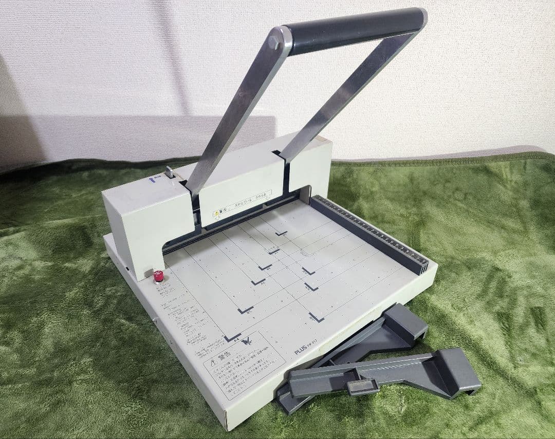 し*ぃ様 【稼働品】PLUS　プラス　手動断裁機　PK-513