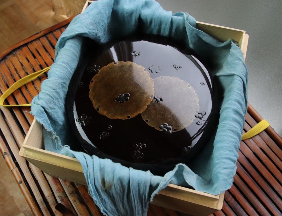 茶道具 古い食籠 雪輪に梅 亀 金蒔絵 闇蒔絵 木製 菓子器 梨子地 漆器