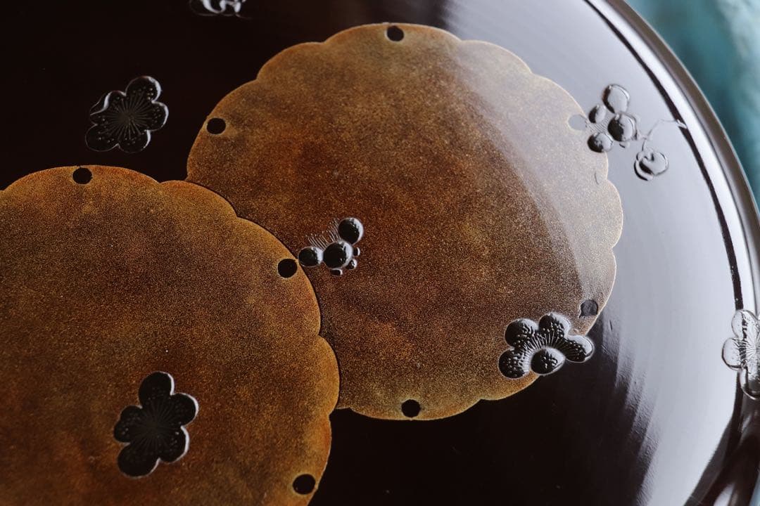 茶道具 古い食籠 雪輪に梅 亀 金蒔絵 闇蒔絵 木製 菓子器 梨子地 漆器