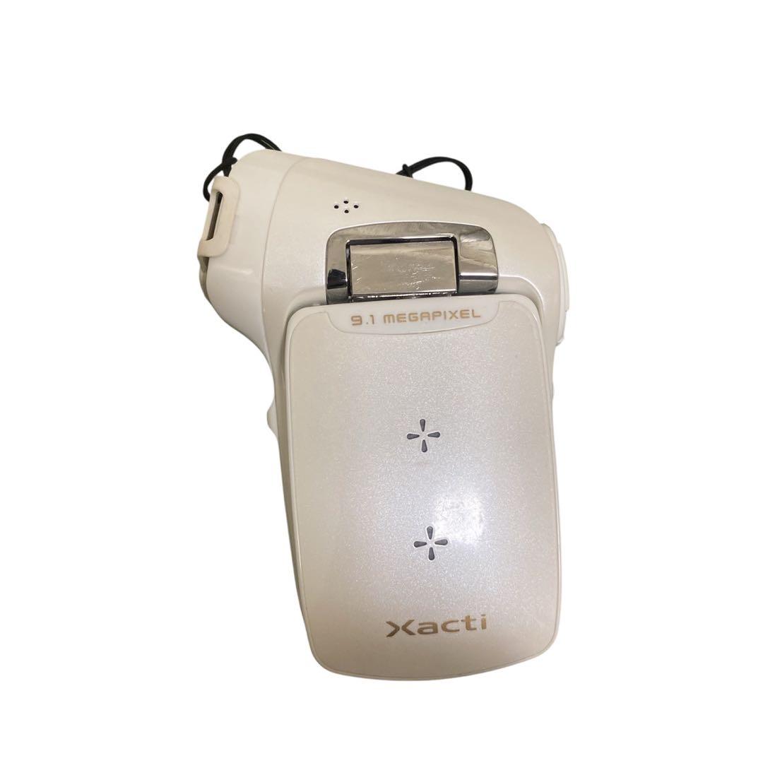 人気 稀少 SANYOデジタルムービーカメラXacti DMX-CG9W - メルカリ