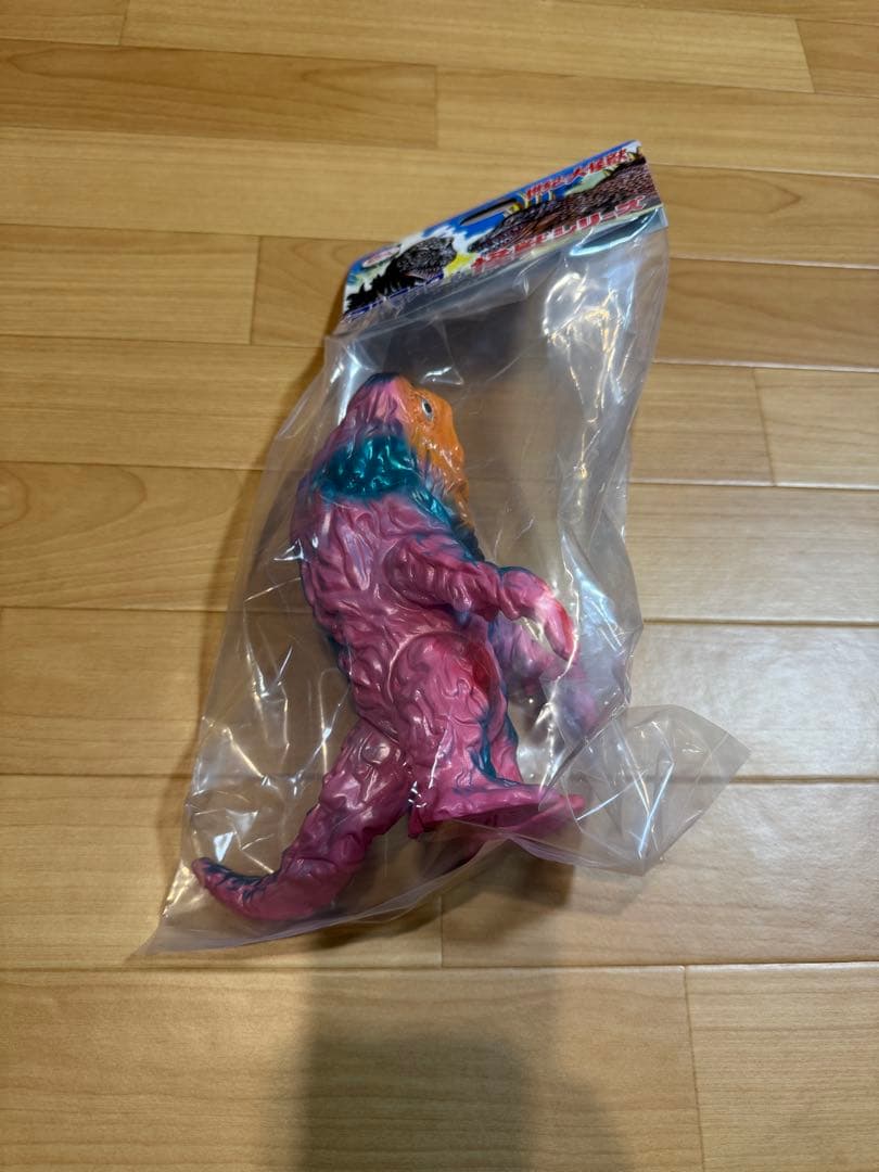 ヘドラ（ブルマァク復刻）ソフビ フィギュア ピンク ハワイ - メルカリ