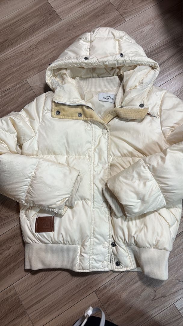 COACH コーチ 白ダウンジャケット フード付ダウン50% フェザー50%
