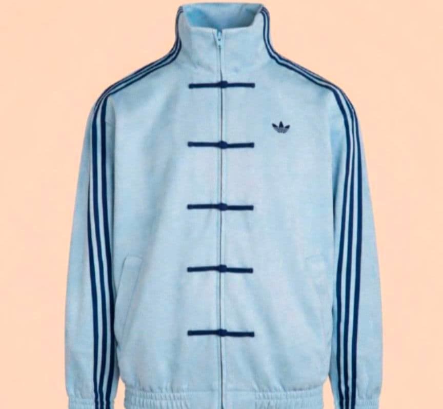 adidas】SNSで話題☆中国限定 トラックジャケット - メルカリ